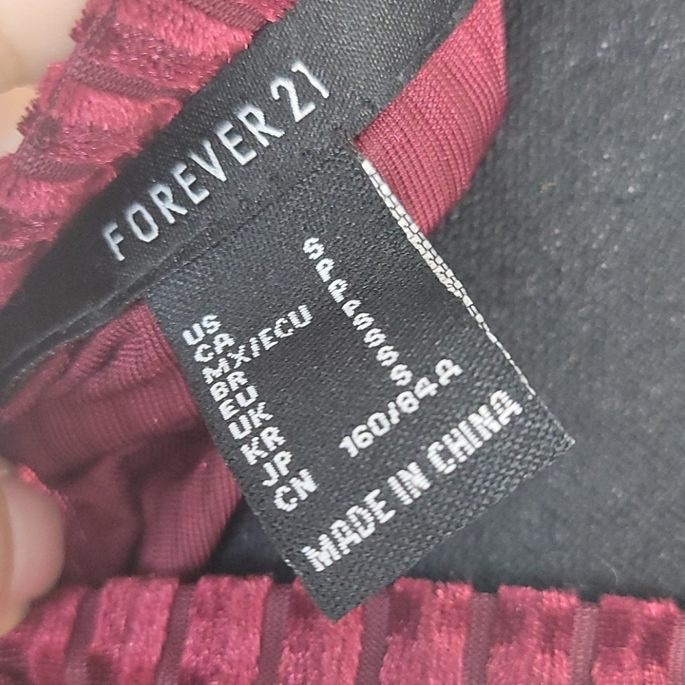 Forever 21 maroon velvet top S - Picture 5 of 5